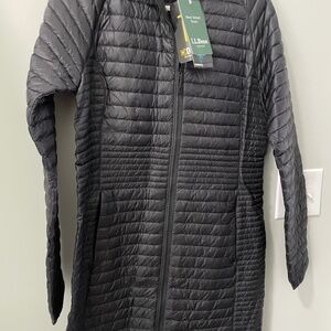LL Bean 850 hooded down sweater coat - black - size S